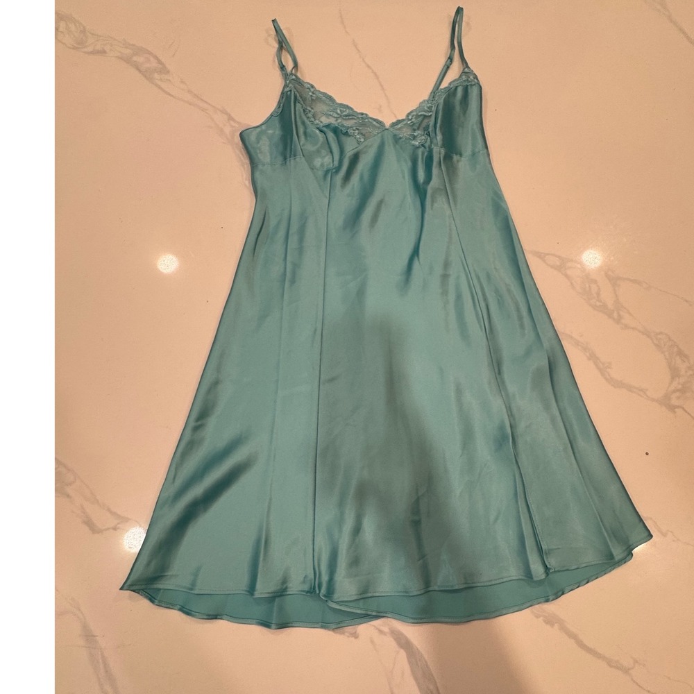 Victoria's Secret Vintage 2003 Slip  Lace Trim Satin Size M Teal Blue Women NWT